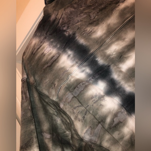 YF&B - Picture 3 of 6